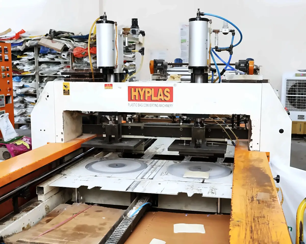 Sealing & cutting line